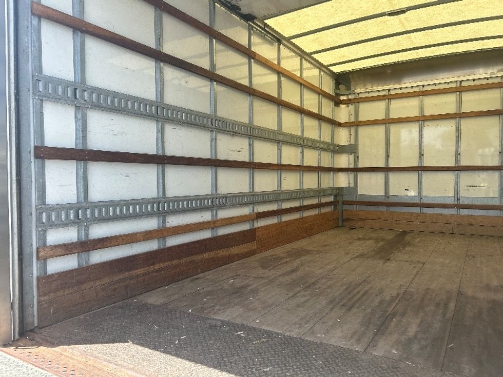 Light Duty Box Truck-Light and Medium Duty Trucks-Isuzu-2018-NPR EFI-Riviera Beach-FL-135,440\n\t\tmiles-$ 31,500 - Image 11