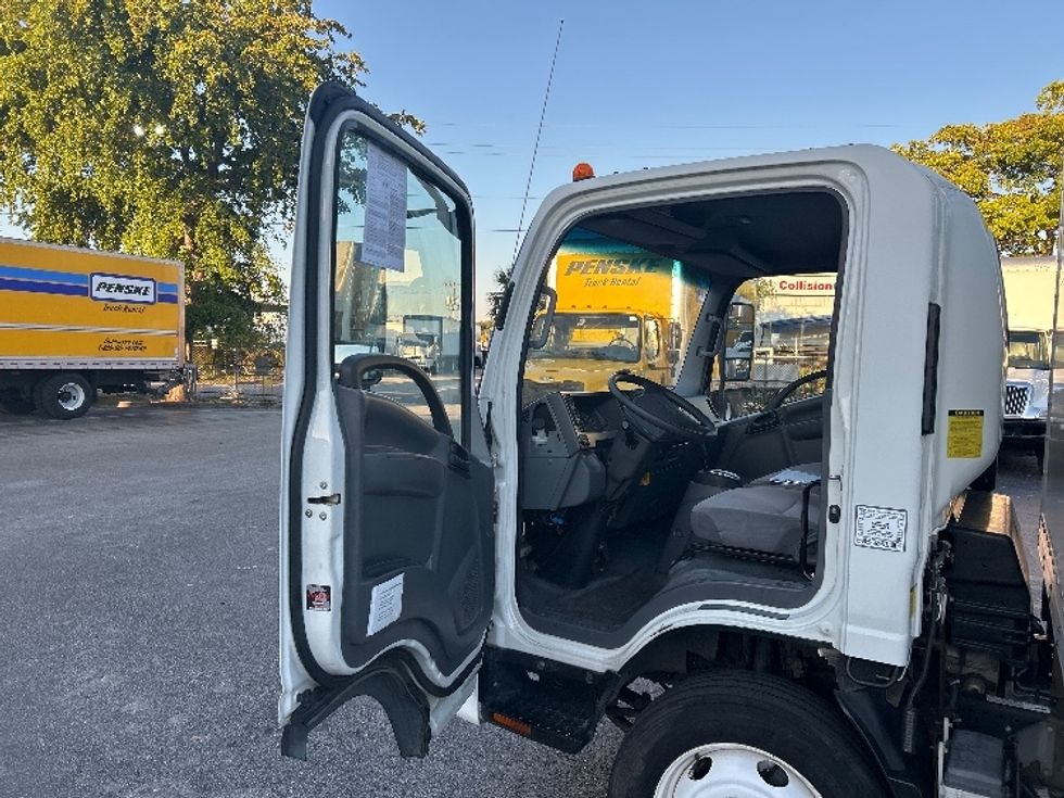 Light Duty Box Truck-Light and Medium Duty Trucks-Isuzu-2018-NPR EFI-Riviera Beach-FL-135,440\n\t\tmiles-$ 31,500 - Image 16