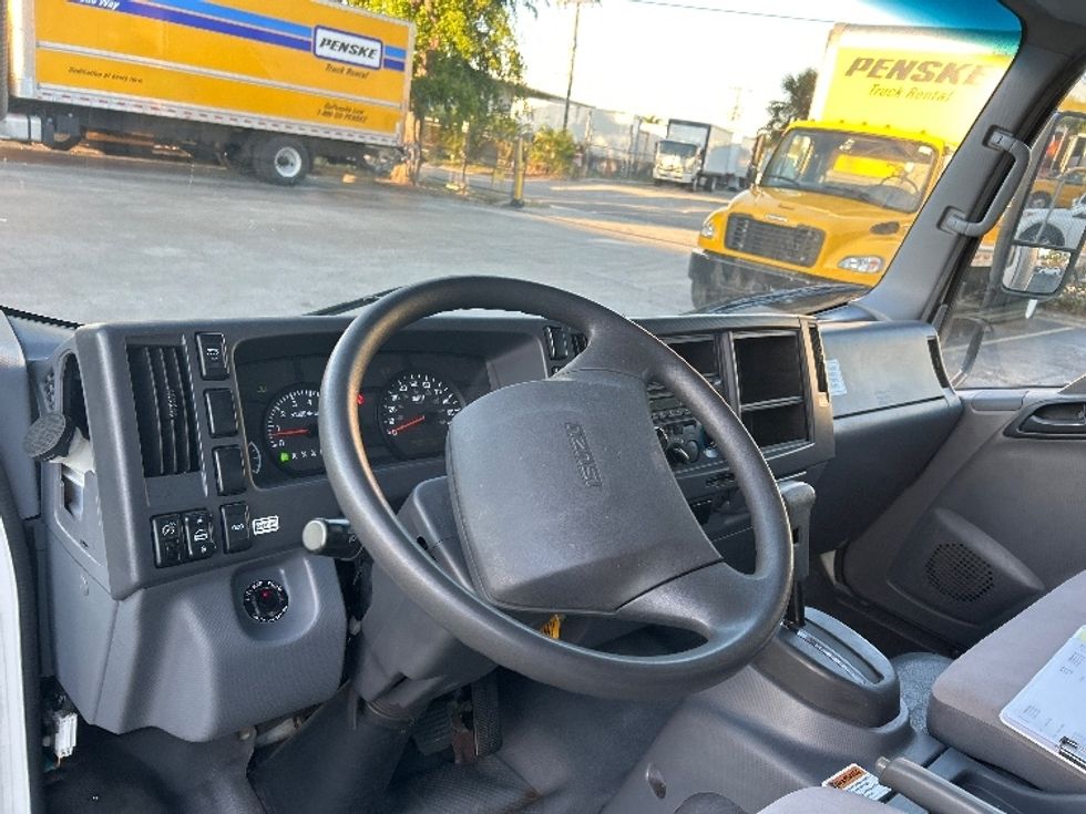 Light Duty Box Truck-Light and Medium Duty Trucks-Isuzu-2018-NPR EFI-Riviera Beach-FL-135,440\n\t\tmiles-$ 31,500 - Image 17