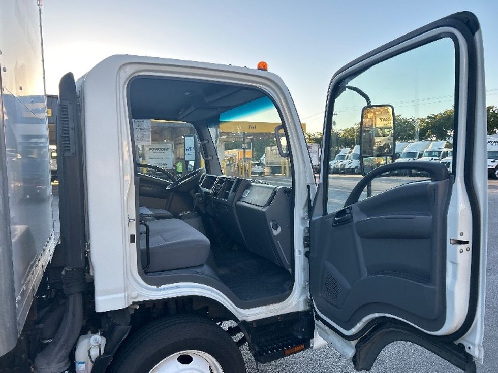 Light Duty Box Truck-Light and Medium Duty Trucks-Isuzu-2018-NPR EFI-Riviera Beach-FL-135,440\n\t\tmiles-$ 31,500 - Image 20