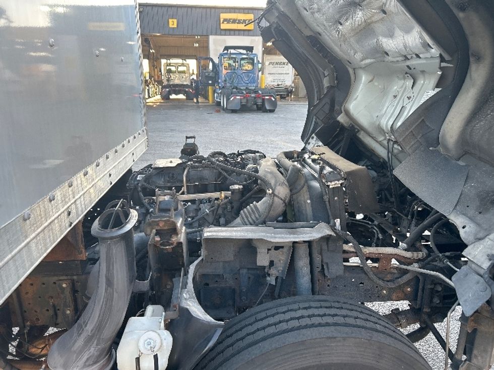 Light Duty Box Truck-Light and Medium Duty Trucks-Isuzu-2018-NPR EFI-Riviera Beach-FL-135,440\n\t\tmiles-$ 31,500 - Image 23