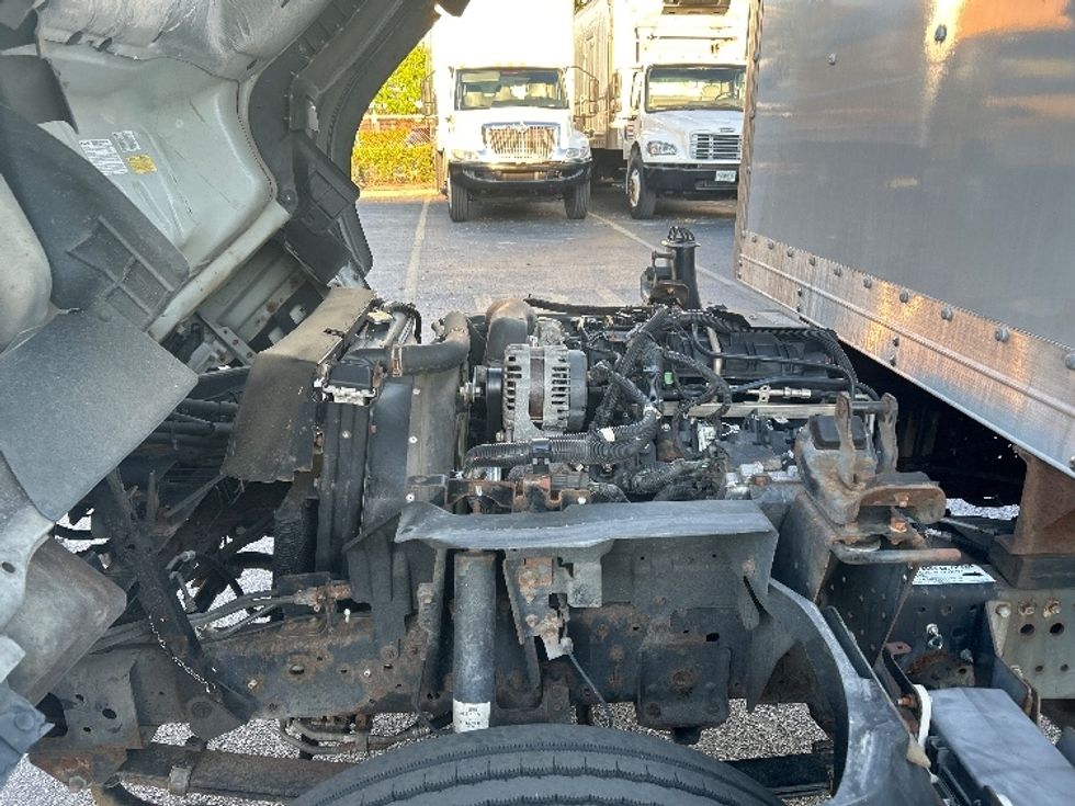 Light Duty Box Truck-Light and Medium Duty Trucks-Isuzu-2018-NPR EFI-Riviera Beach-FL-135,440\n\t\tmiles-$ 31,500 - Image 24