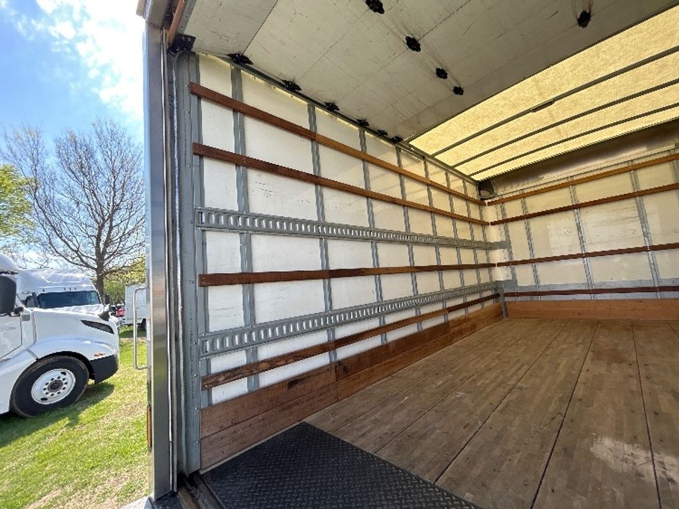 Light Duty Box Truck-Light and Medium Duty Trucks-Isuzu-2018-NPR EFI-Springfield-MO-104,415\n\t\tmiles-$ 32,750 - Image 11