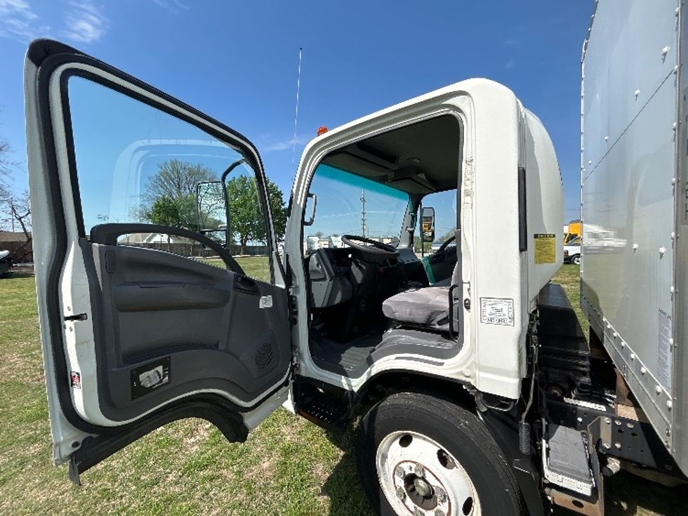 Light Duty Box Truck-Light and Medium Duty Trucks-Isuzu-2018-NPR EFI-Springfield-MO-104,415\n\t\tmiles-$ 32,750 - Image 16