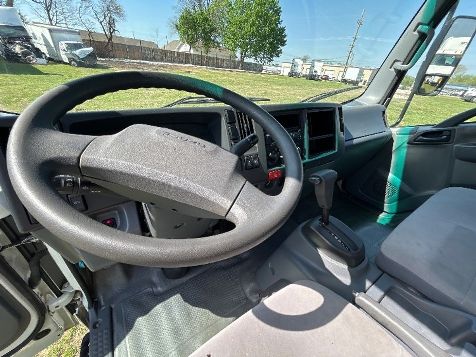 Light Duty Box Truck-Light and Medium Duty Trucks-Isuzu-2018-NPR EFI-Springfield-MO-104,415\n\t\tmiles-$ 32,750 - Image 17