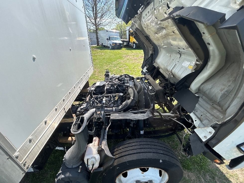 Light Duty Box Truck-Light and Medium Duty Trucks-Isuzu-2018-NPR EFI-Springfield-MO-104,415\n\t\tmiles-$ 32,750 - Image 23