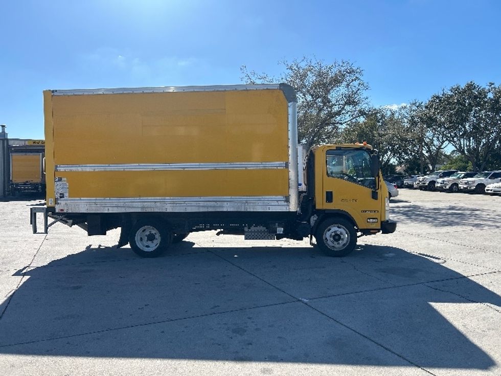 Light Duty Box Truck-Light and Medium Duty Trucks-Isuzu-2018-NPR EFI-Tampa-FL-147,034\n\t\tmiles-$ 26,500 - Image 15