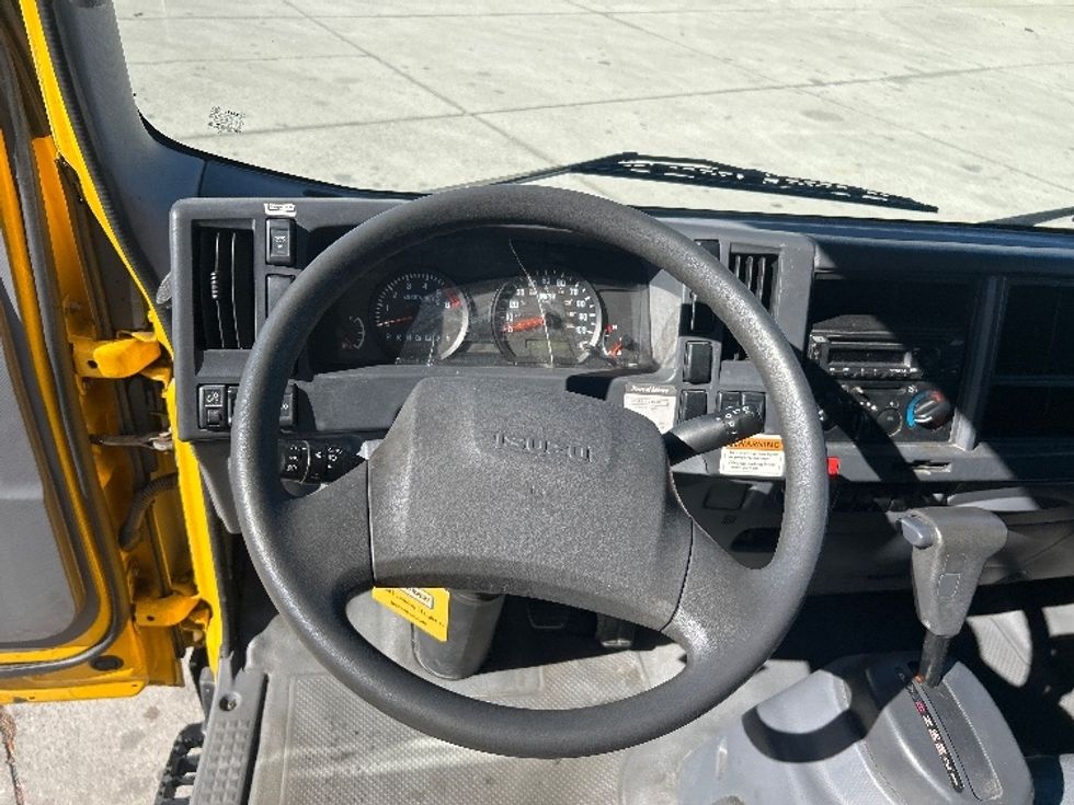 Light Duty Box Truck-Light and Medium Duty Trucks-Isuzu-2018-NPR EFI-Tampa-FL-147,034\n\t\tmiles-$ 26,500 - Image 18