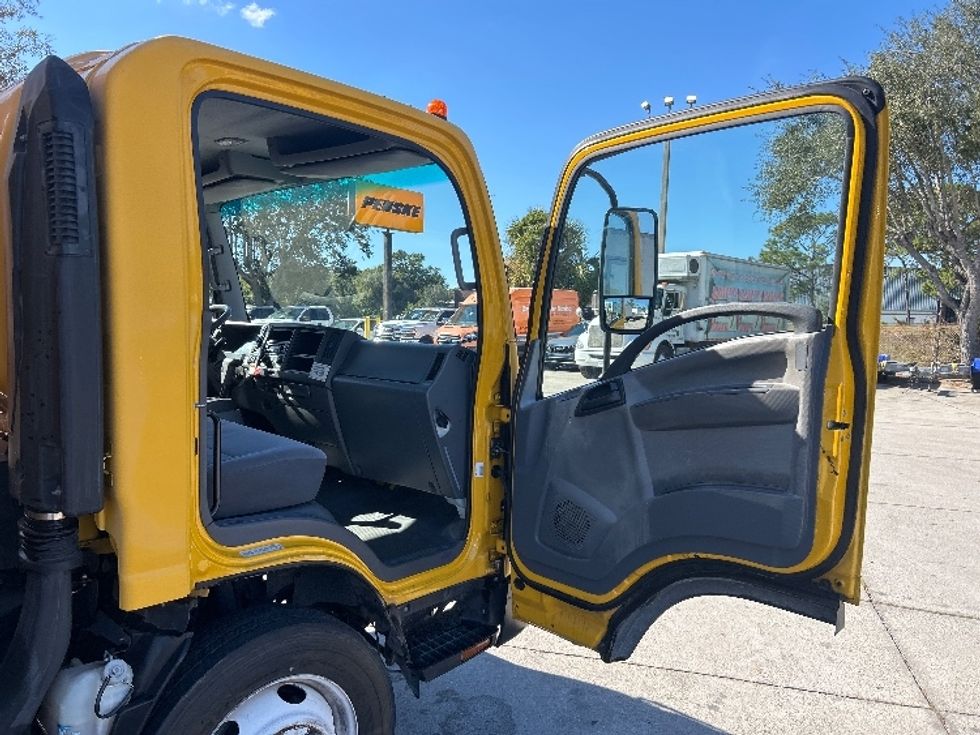 Light Duty Box Truck-Light and Medium Duty Trucks-Isuzu-2018-NPR EFI-Tampa-FL-147,034\n\t\tmiles-$ 26,500 - Image 20