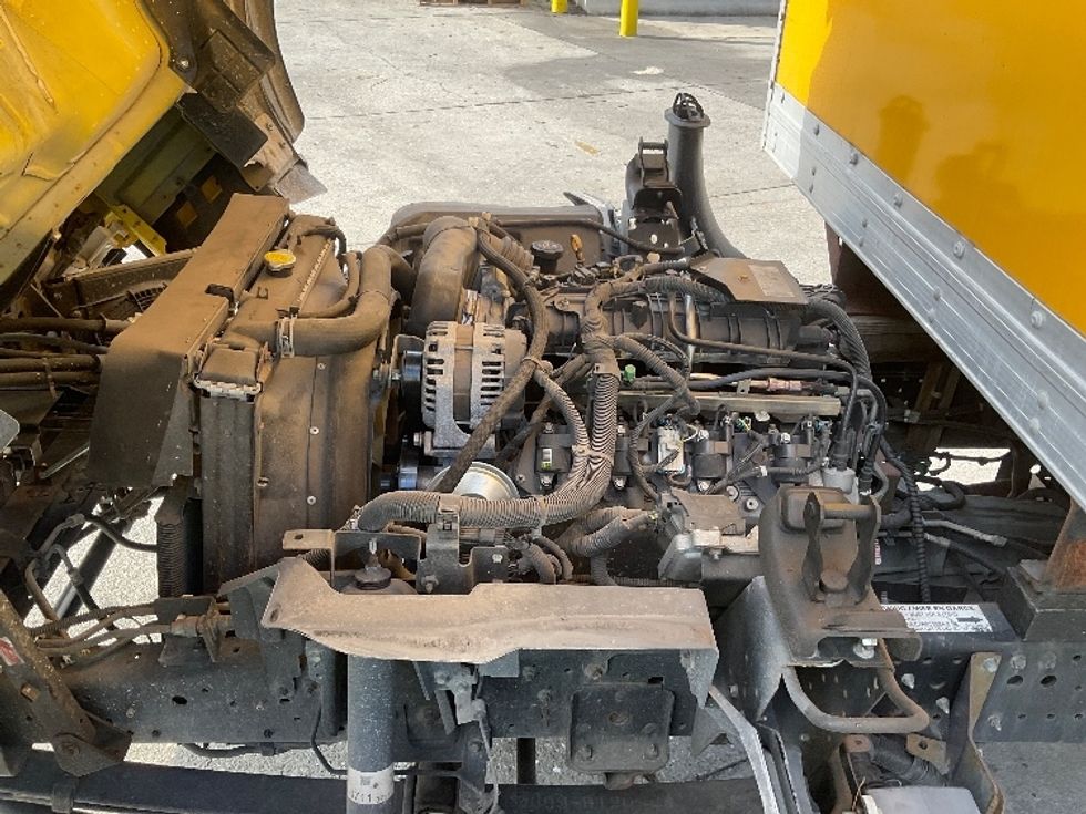 Light Duty Box Truck-Light and Medium Duty Trucks-Isuzu-2018-NPR EFI-Tampa-FL-147,034\n\t\tmiles-$ 26,500 - Image 24