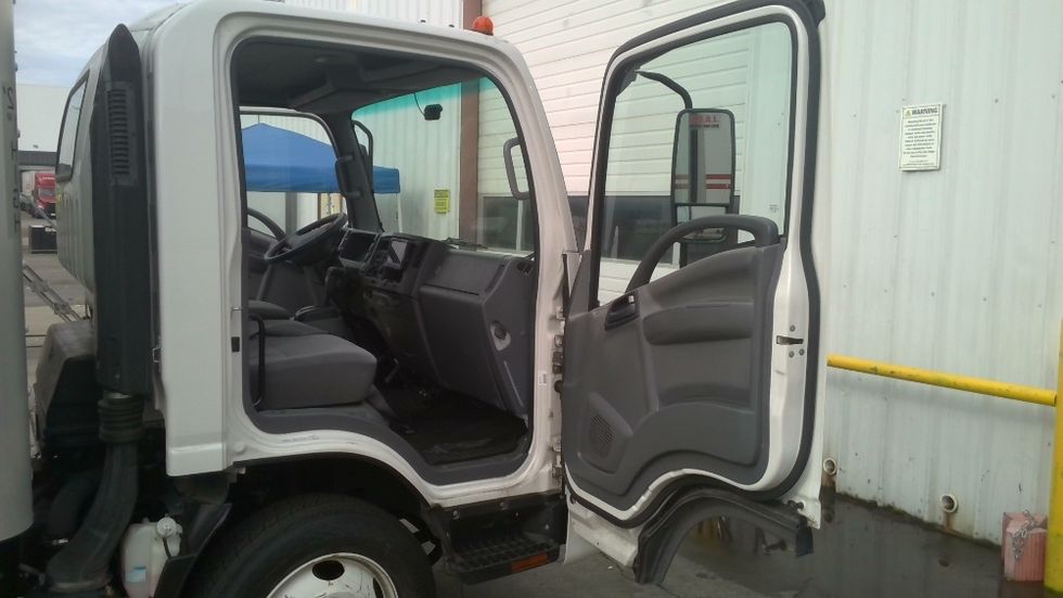 Light Duty Box Truck-Light and Medium Duty Trucks-Isuzu-2018-NPR EFI-Tracy-CA-100,270\n\t\tmiles-$ 34,500 - Image 20