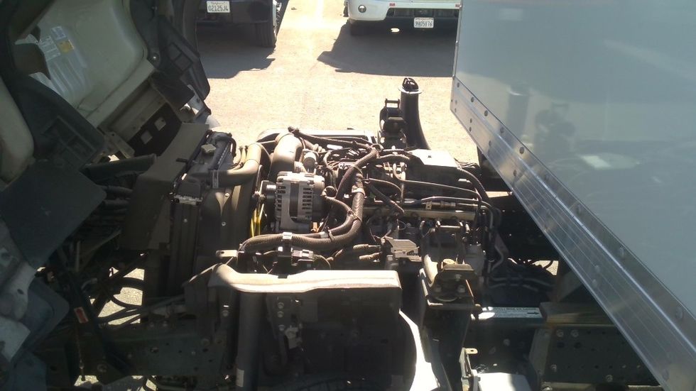 Light Duty Box Truck-Light and Medium Duty Trucks-Isuzu-2018-NPR EFI-Tracy-CA-100,270\n\t\tmiles-$ 34,500 - Image 24
