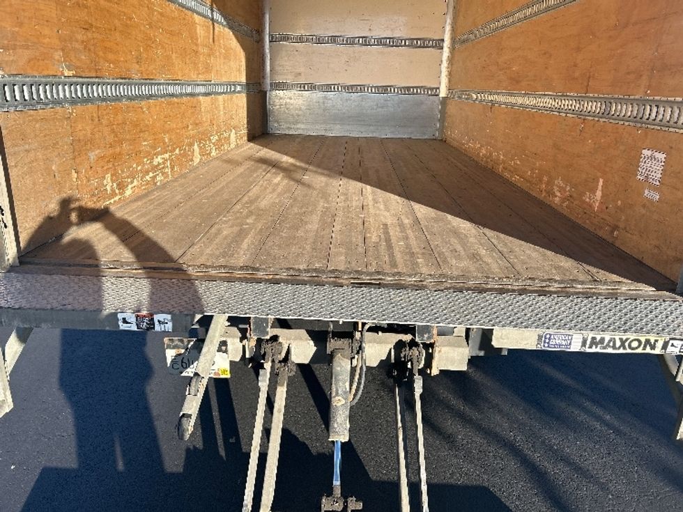 Light Duty Box Truck-Light and Medium Duty Trucks-Isuzu-2018-NPR EFI-Windsor-WI-83,888\n\t\tmiles-$ 32,750 - Image 10