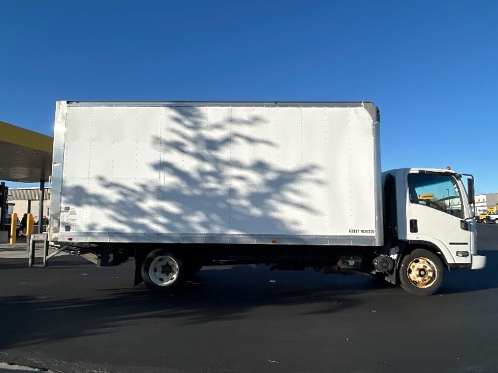 Light Duty Box Truck-Light and Medium Duty Trucks-Isuzu-2018-NPR EFI-Windsor-WI-83,888\n\t\tmiles-$ 32,750 - Image 15