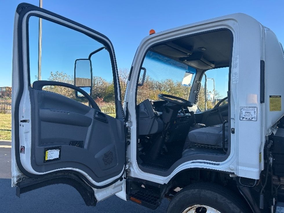 Light Duty Box Truck-Light and Medium Duty Trucks-Isuzu-2018-NPR EFI-Windsor-WI-83,888\n\t\tmiles-$ 32,750 - Image 16