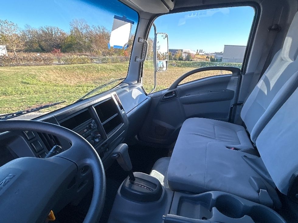 Light Duty Box Truck-Light and Medium Duty Trucks-Isuzu-2018-NPR EFI-Windsor-WI-83,888\n\t\tmiles-$ 32,750 - Image 19