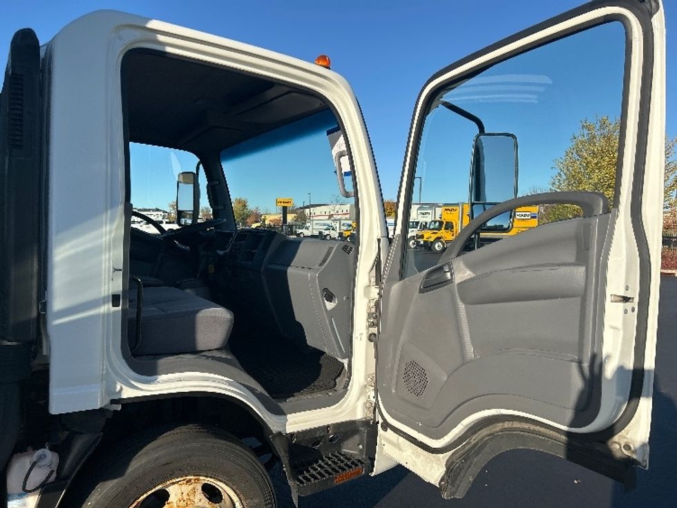 Light Duty Box Truck-Light and Medium Duty Trucks-Isuzu-2018-NPR EFI-Windsor-WI-83,888\n\t\tmiles-$ 32,750 - Image 20