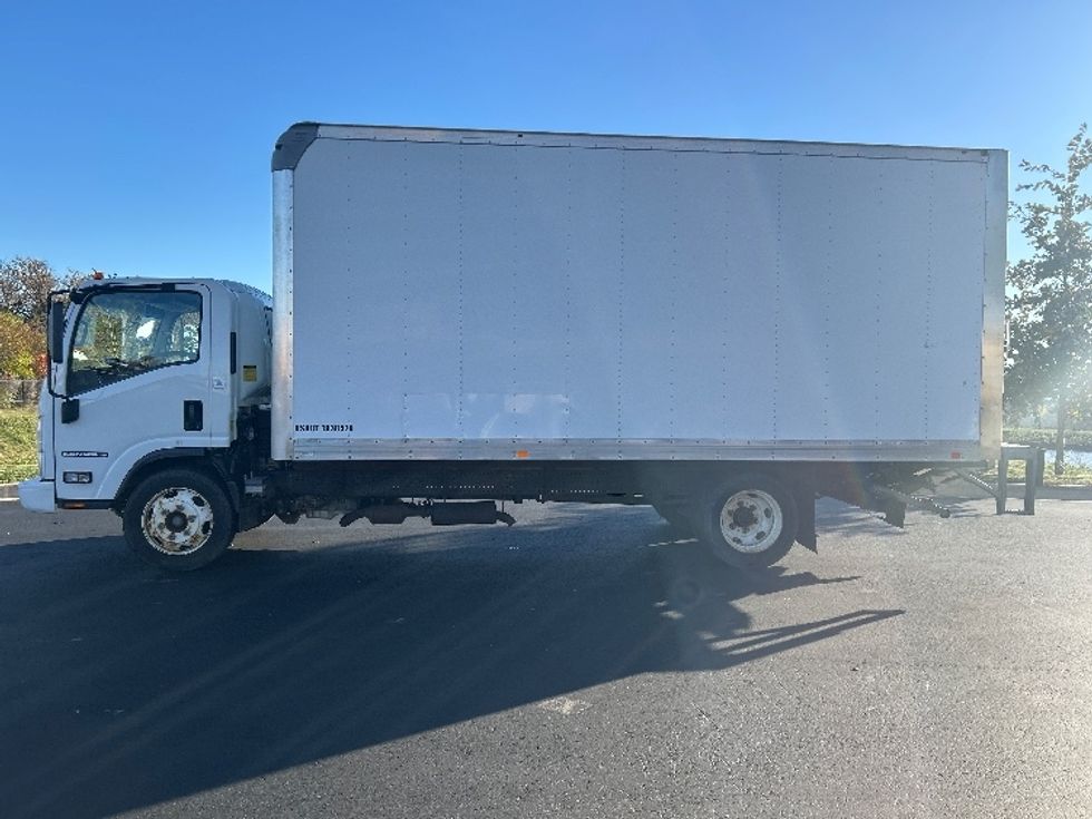 Light Duty Box Truck-Light and Medium Duty Trucks-Isuzu-2018-NPR EFI-Windsor-WI-83,888\n\t\tmiles-$ 32,750 - Image 4