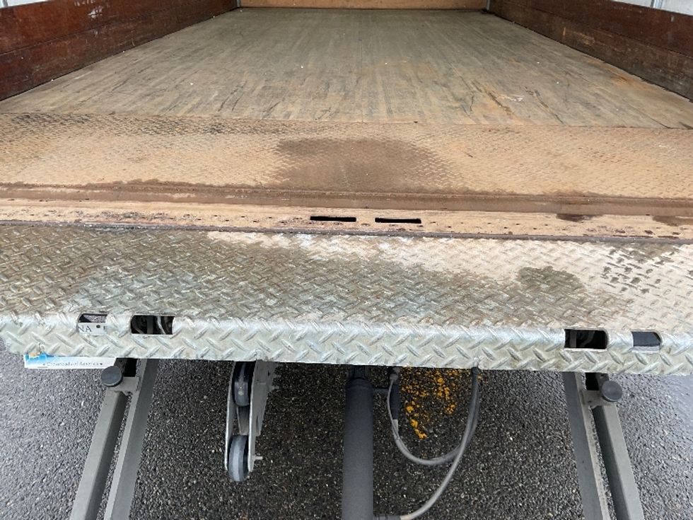 Light Duty Box Truck-Light and Medium Duty Trucks-Isuzu-2018-NPR-Kent-WA-89,247\n\t\tmiles-$ 42,250 - Image 10