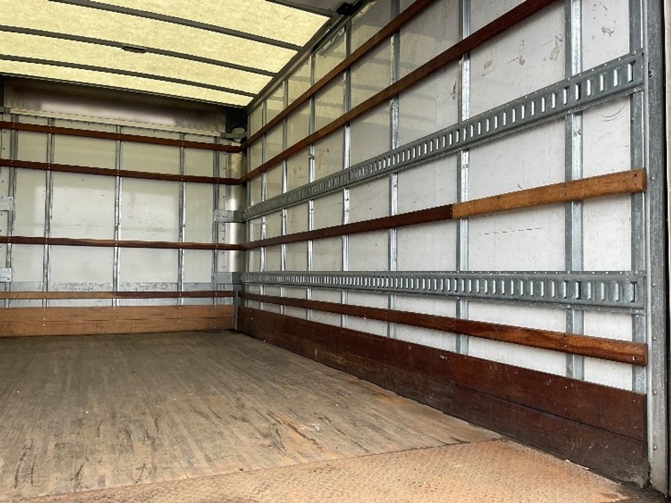 Light Duty Box Truck-Light and Medium Duty Trucks-Isuzu-2018-NPR-Kent-WA-89,247\n\t\tmiles-$ 42,250 - Image 12