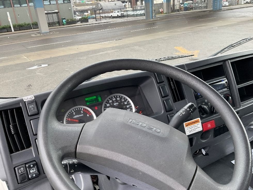 Light Duty Box Truck-Light and Medium Duty Trucks-Isuzu-2018-NPR-Kent-WA-89,247\n\t\tmiles-$ 42,250 - Image 18