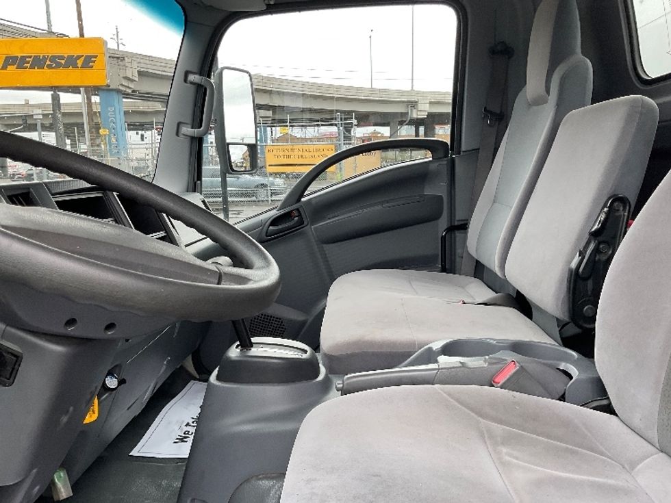 Light Duty Box Truck-Light and Medium Duty Trucks-Isuzu-2018-NPR-Kent-WA-89,247\n\t\tmiles-$ 42,250 - Image 19