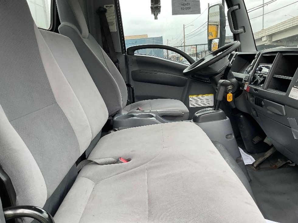 Light Duty Box Truck-Light and Medium Duty Trucks-Isuzu-2018-NPR-Kent-WA-89,247\n\t\tmiles-$ 42,250 - Image 22
