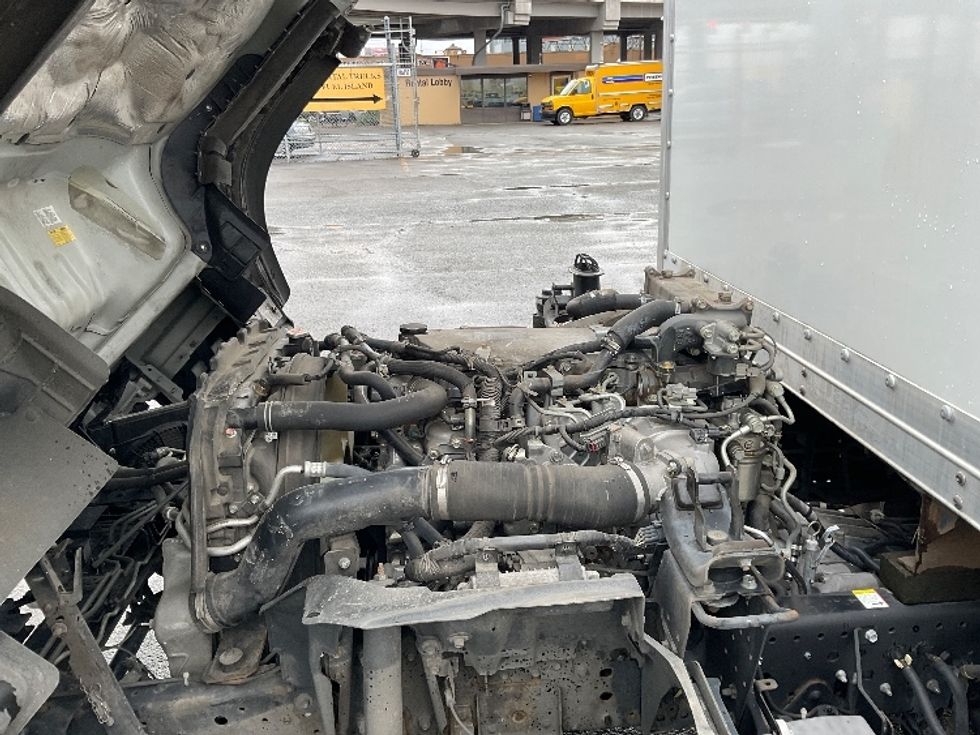 Light Duty Box Truck-Light and Medium Duty Trucks-Isuzu-2018-NPR-Kent-WA-89,247\n\t\tmiles-$ 42,250 - Image 24