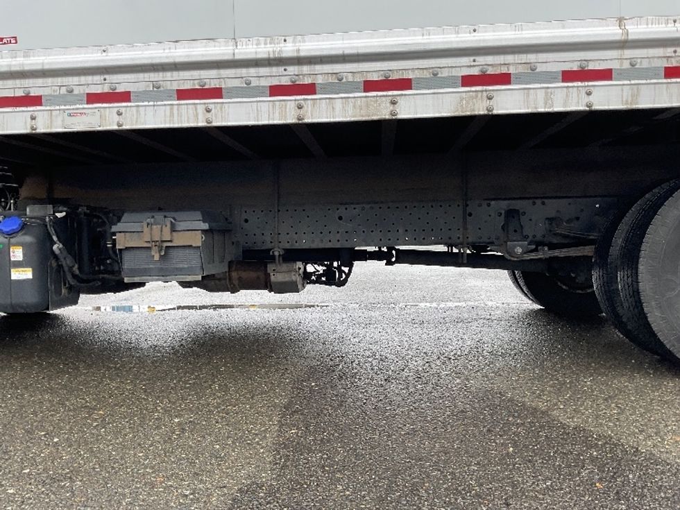 Light Duty Box Truck-Light and Medium Duty Trucks-Isuzu-2018-NPR-Kent-WA-89,247\n\t\tmiles-$ 42,250 - Image 5