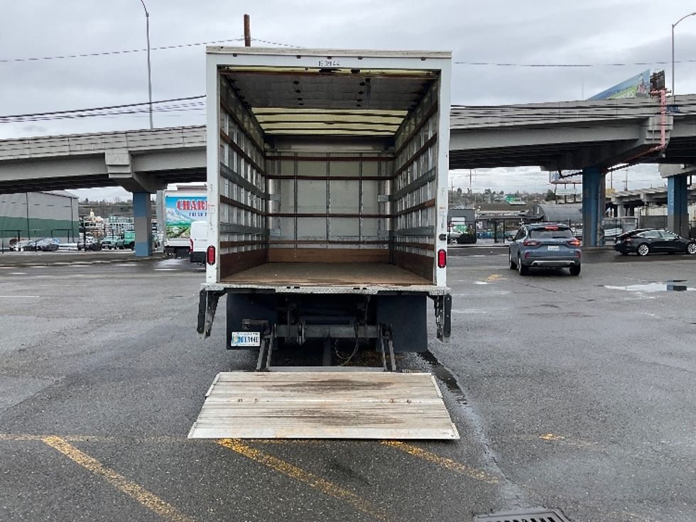 Light Duty Box Truck-Light and Medium Duty Trucks-Isuzu-2018-NPR-Kent-WA-89,247\n\t\tmiles-$ 42,250 - Image 9