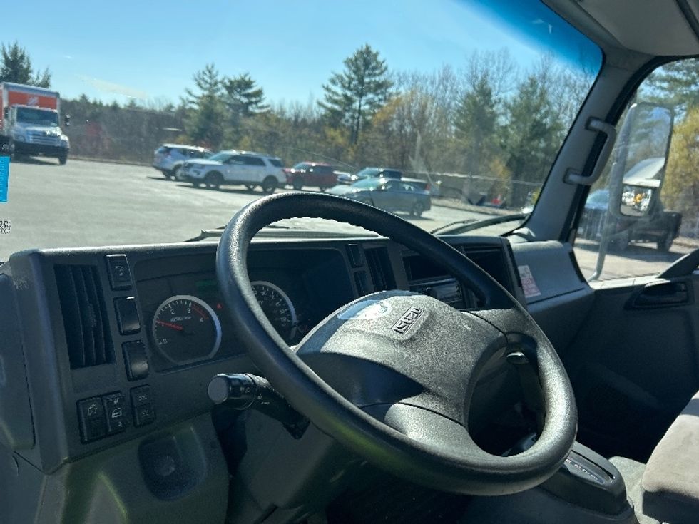 Light Duty Box Truck-Light and Medium Duty Trucks-Isuzu-2018-NPR-Londonderry-NH-277,473\n\t\tmiles-$ 17,500 - Image 17