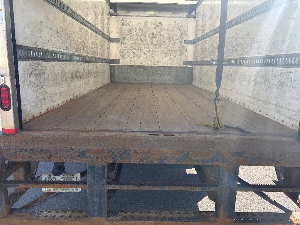 Light Duty Box Truck-Light and Medium Duty Trucks-Isuzu-2018-NPR-Londonderry-NH-277,473\n\t\tmiles-$ 17,500 - Image 9