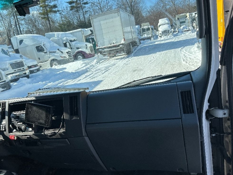 Light Duty Box Truck-Light and Medium Duty Trucks-Isuzu-2018-NPR-Londonderry-NH-328,250\n\t\tmiles-$ 17,500 - Image 22