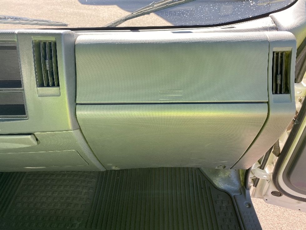 Light Duty Box Truck-Light and Medium Duty Trucks-Isuzu-2018-NPR-West Valley City-UT-175,547\n\t\tmiles-$ 25,750 - Image 20