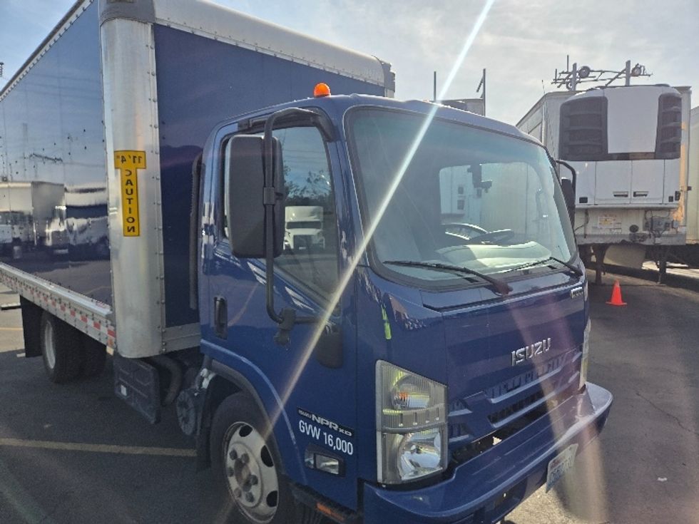 Light Duty Box Truck-Light and Medium Duty Trucks-Isuzu-2018-NPRXD-Kent-WA-97,326\n\t\tmiles-$ 40,000 - Image 1