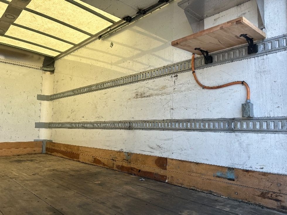 Light Duty Box Truck-Light and Medium Duty Trucks-Isuzu-2018-NPRXD-Kent-WA-97,326\n\t\tmiles-$ 40,000 - Image 11