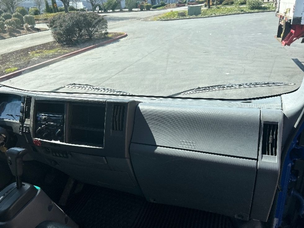 Light Duty Box Truck-Light and Medium Duty Trucks-Isuzu-2018-NPRXD-Kent-WA-97,326\n\t\tmiles-$ 40,000 - Image 20