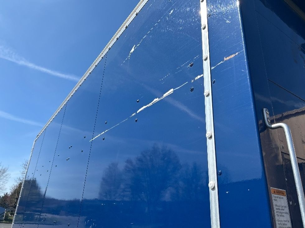 Light Duty Box Truck-Light and Medium Duty Trucks-Isuzu-2018-NPRXD-Kent-WA-97,326\n\t\tmiles-$ 40,000 - Image 27