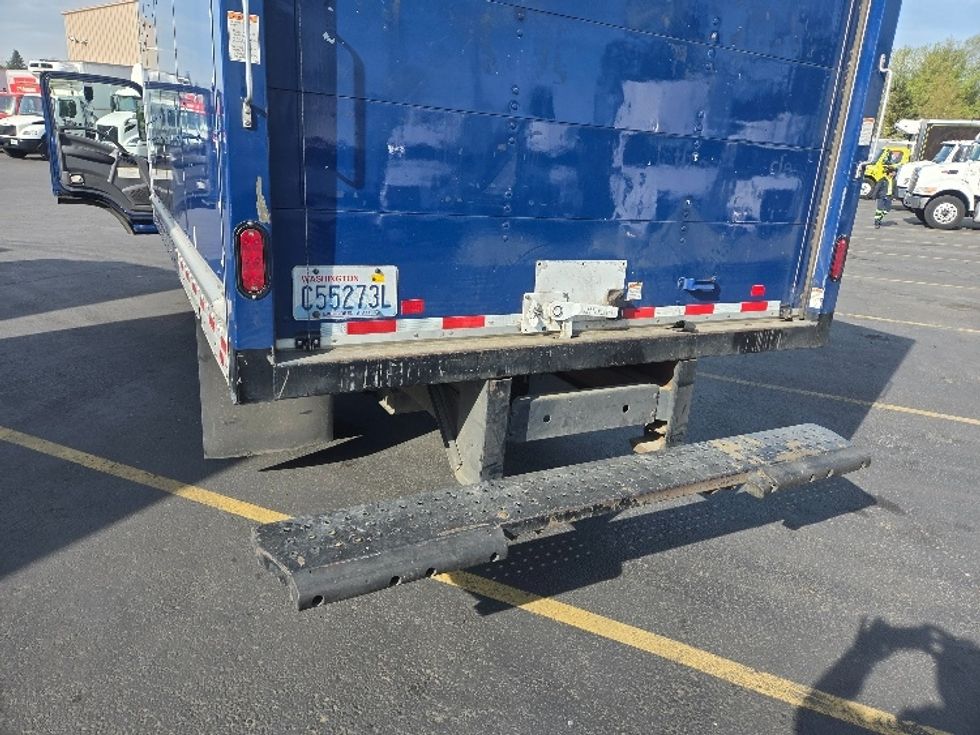 Light Duty Box Truck-Light and Medium Duty Trucks-Isuzu-2018-NPRXD-Kent-WA-97,326\n\t\tmiles-$ 40,000 - Image 28