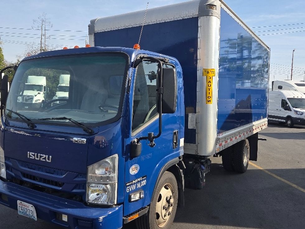 Light Duty Box Truck-Light and Medium Duty Trucks-Isuzu-2018-NPRXD-Kent-WA-97,326\n\t\tmiles-$ 40,000 - Image 3