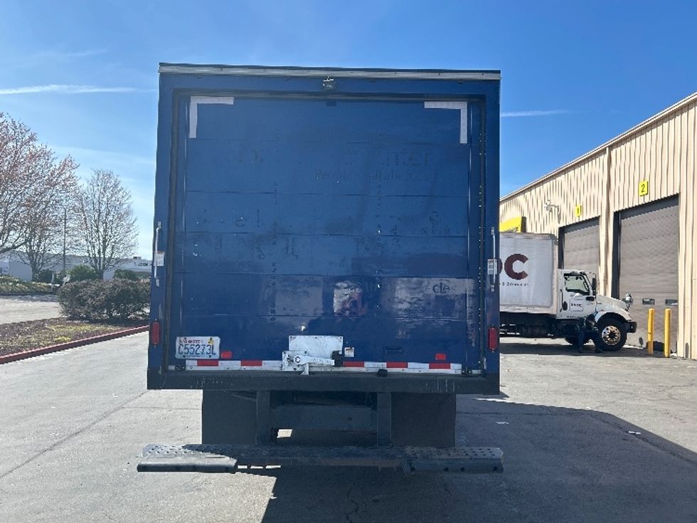 Light Duty Box Truck-Light and Medium Duty Trucks-Isuzu-2018-NPRXD-Kent-WA-97,326\n\t\tmiles-$ 40,000 - Image 7