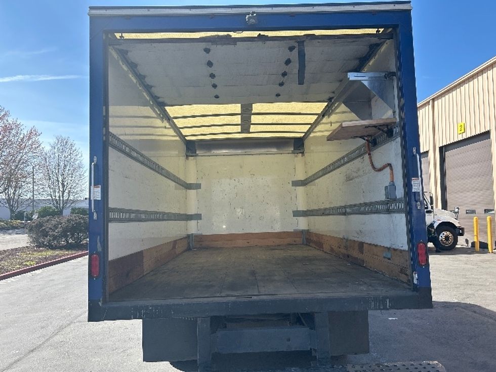 Light Duty Box Truck-Light and Medium Duty Trucks-Isuzu-2018-NPRXD-Kent-WA-97,326\n\t\tmiles-$ 40,000 - Image 8