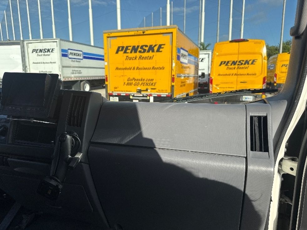 Light Duty Box Truck-Light and Medium Duty Trucks-Isuzu-2018-NPRXD-Medley-FL-165,975\n\t\tmiles-$ 33,750 - Image 21