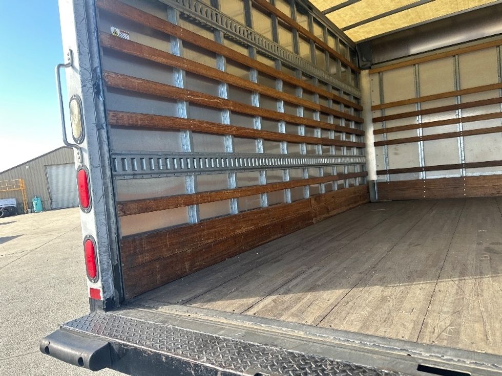 2018 Isuzu NPR photo 9