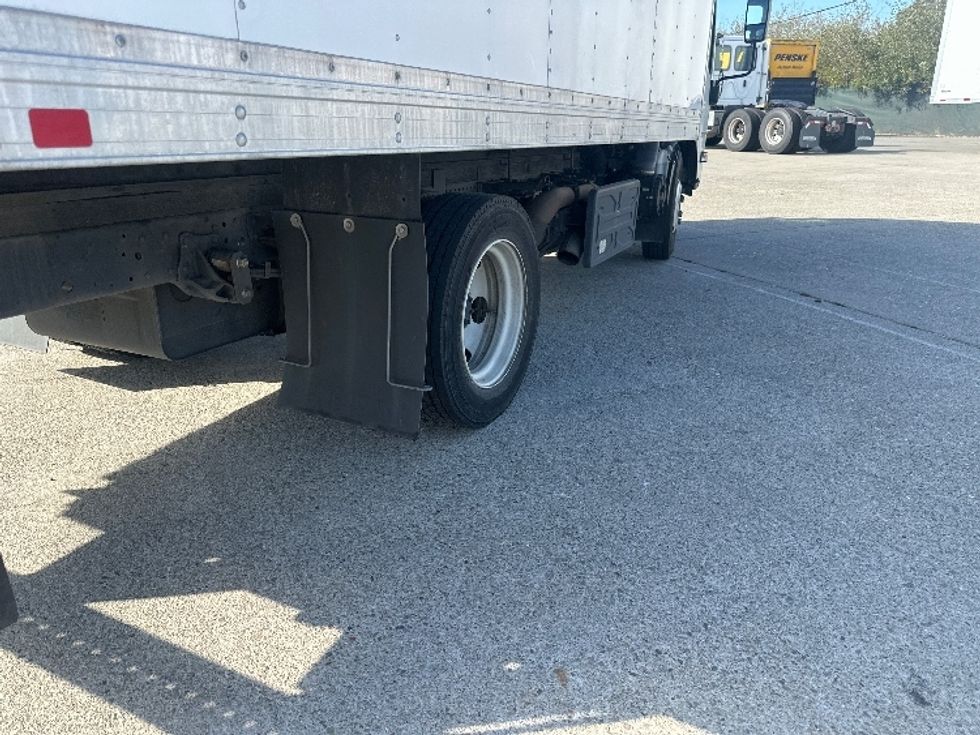 2018 Isuzu NPR photo 12