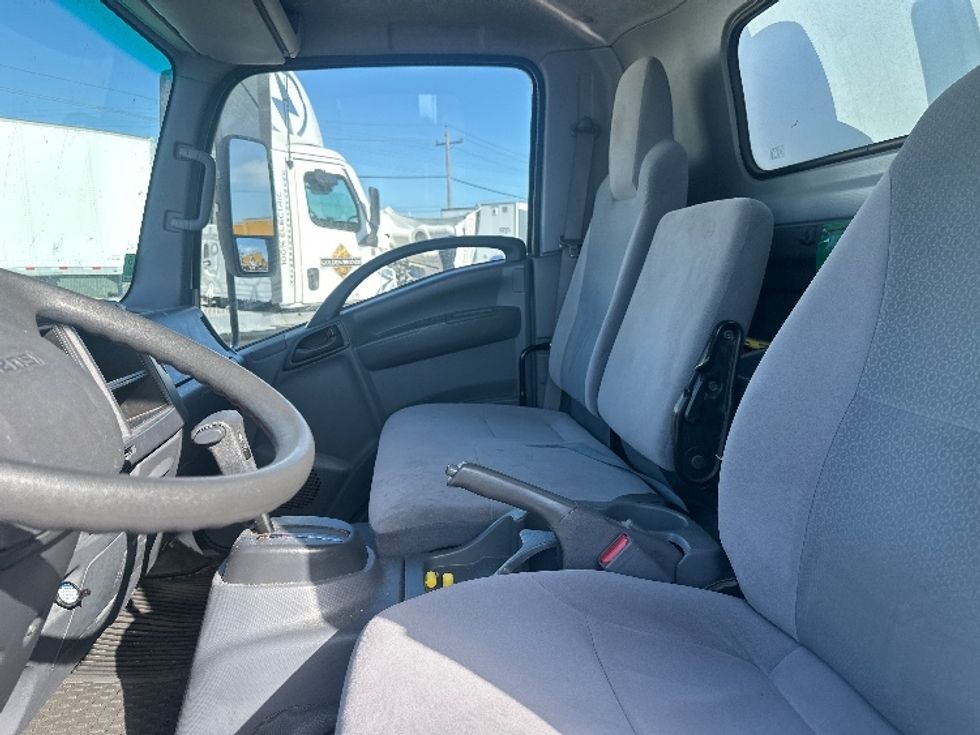 2018 Isuzu NPR photo 15