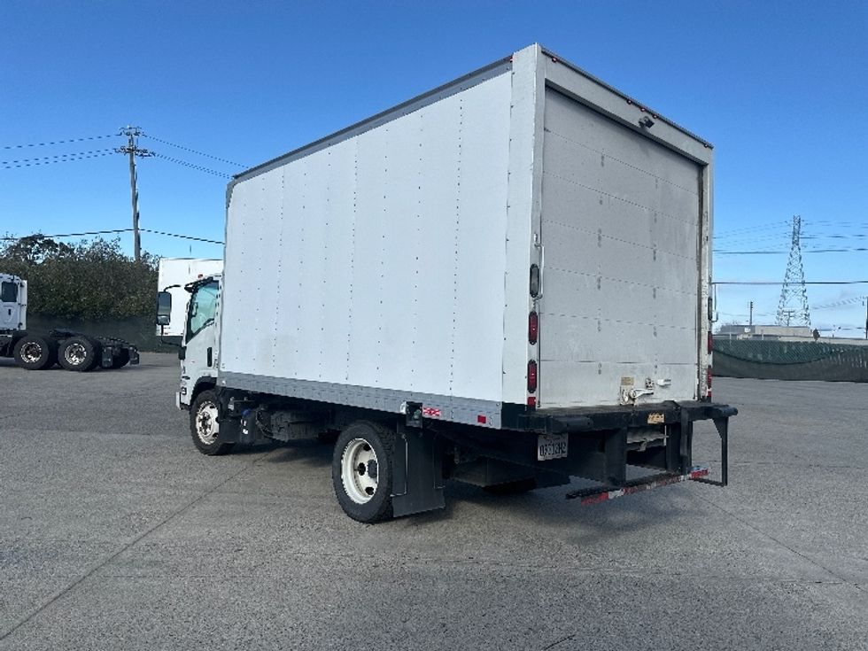 2018 Isuzu NPR photo 6