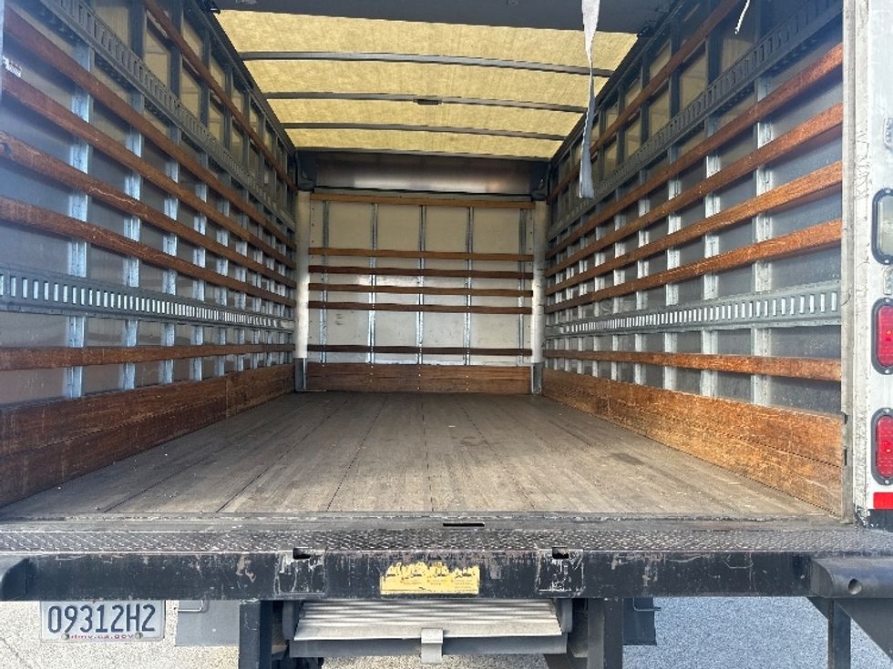 Light Duty Box Truck-Light and Medium Duty Trucks-Isuzu-2018-NPRXD-West Sacramento-CA-84,522\n\t\tmiles-$ 39,750 - Image 8