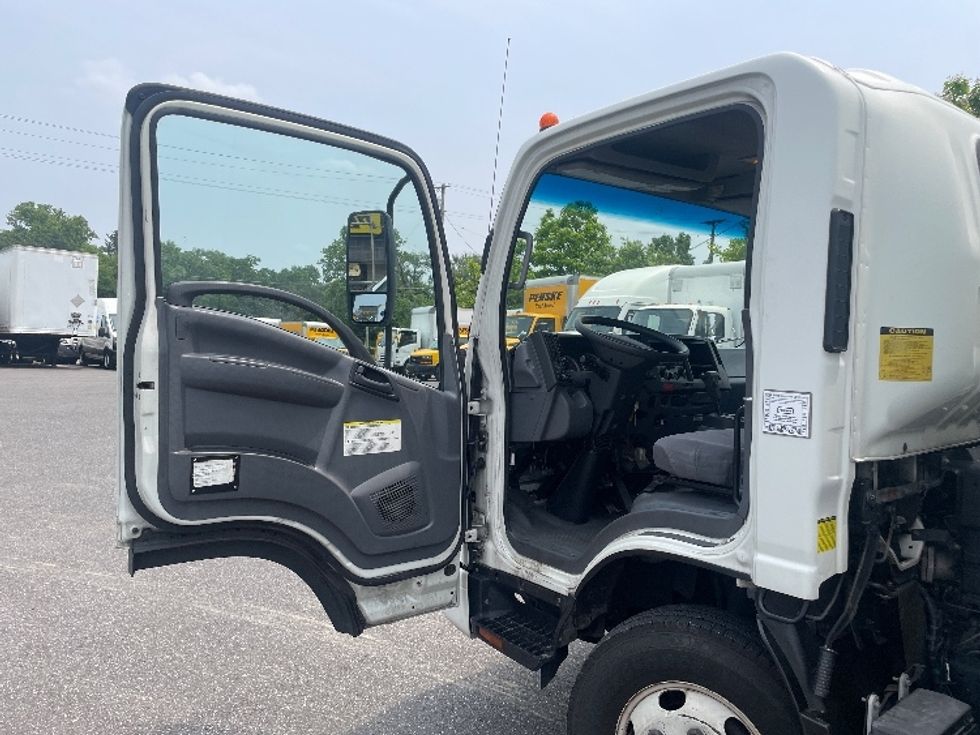 Light Duty Box Truck-Light and Medium Duty Trucks-Isuzu-2019-NPR-Baltimore-MD-129,273\n\t\tmiles-$ 39,000 - Image 16