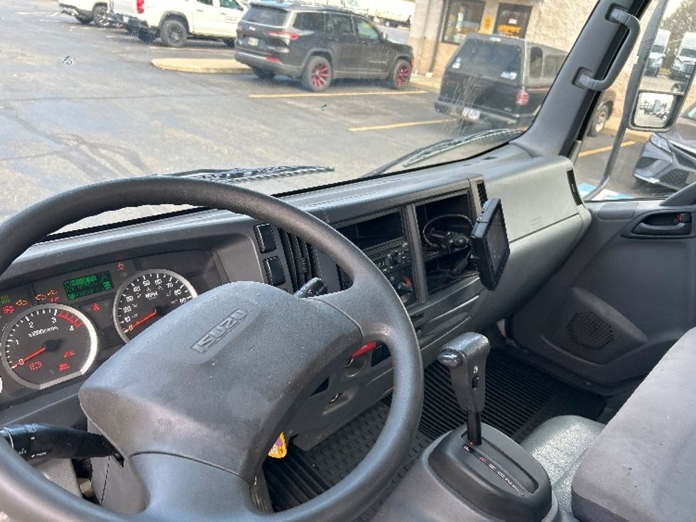 Light Duty Box Truck-Light and Medium Duty Trucks-Isuzu-2019-NPR-Canton-OH-266,148\n\t\tmiles-$ 20,000 - Image 16